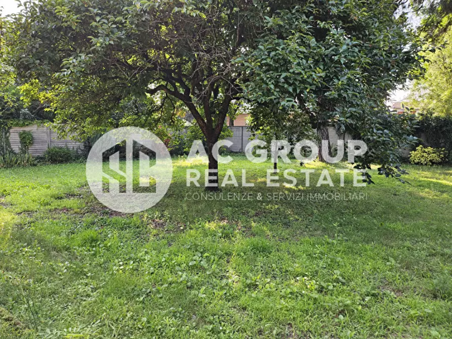 Immagine 30 di Villa in vendita  in Via Giotto a Rescaldina