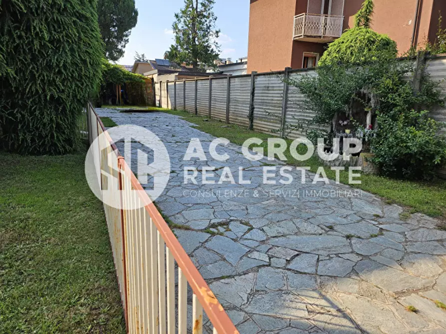 Immagine 35 di Villa in vendita  in Via Giotto a Rescaldina