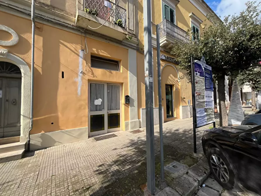 Immagine 6 di Negozio in vendita  in Via Vittorio Emanuele III a Parabita