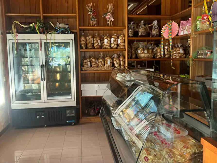 Immagine 1 di Negozio in vendita  in Via Roma a Cartura