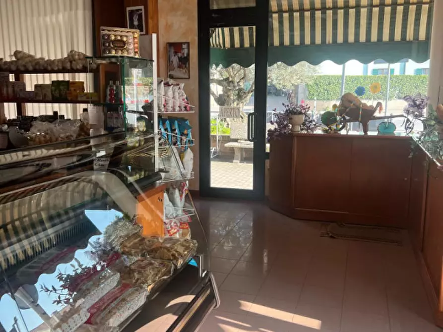 Immagine 3 di Negozio in vendita  in Via Roma a Cartura