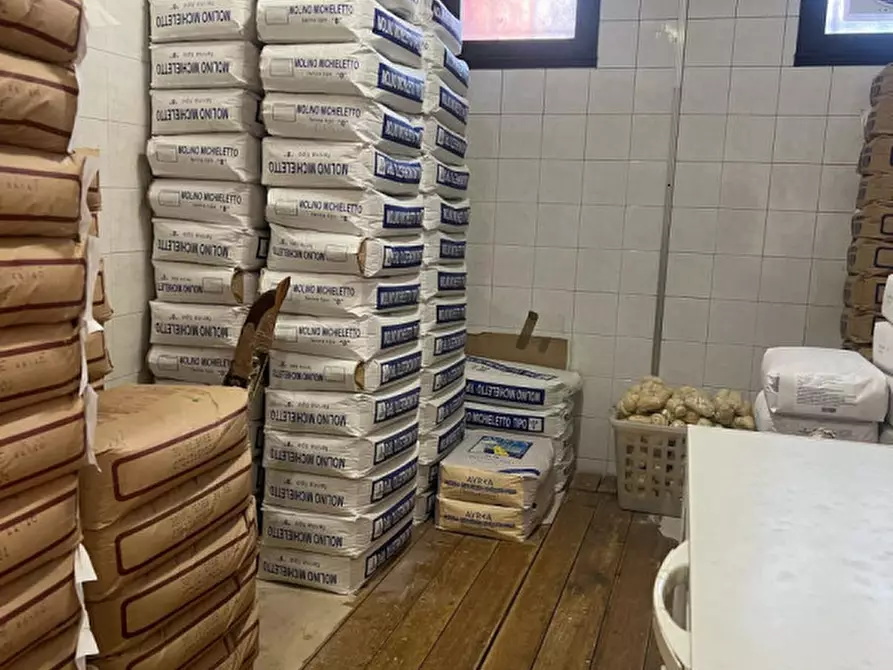 Immagine 4 di Negozio in vendita  in Via Roma a Cartura