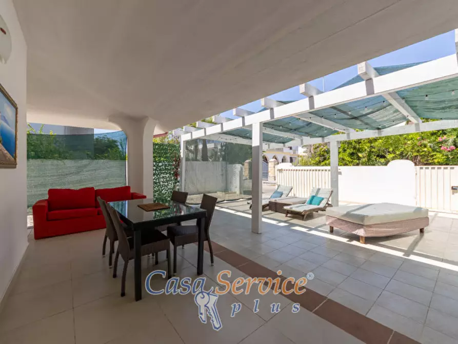 Immagine 1 di Villa in vendita  in Via del Glicine a Gallipoli