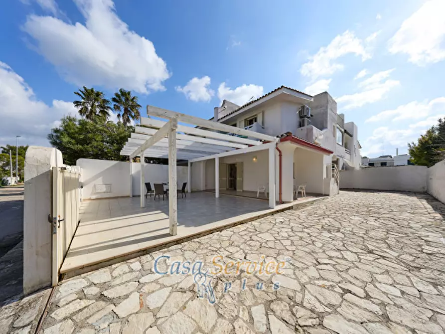 Immagine 5 di Villa in vendita  in Via del Glicine a Gallipoli