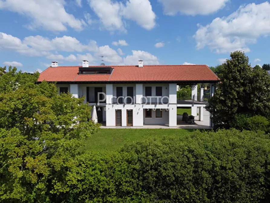 Immagine 2 di Villa in vendita  in via Cima Mandria a Montebelluna