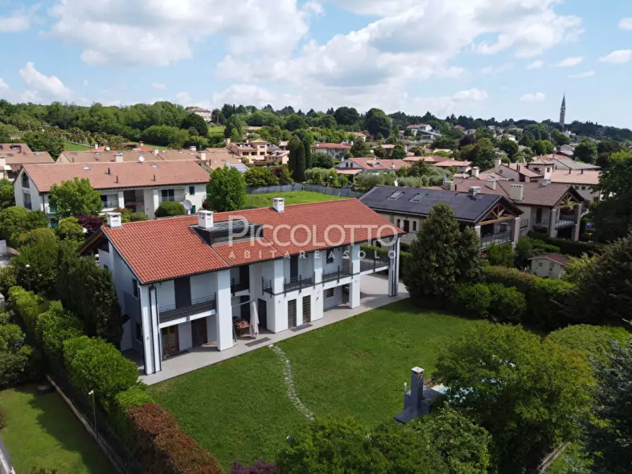 Immagine 3 di Villa in vendita  in via Cima Mandria a Montebelluna