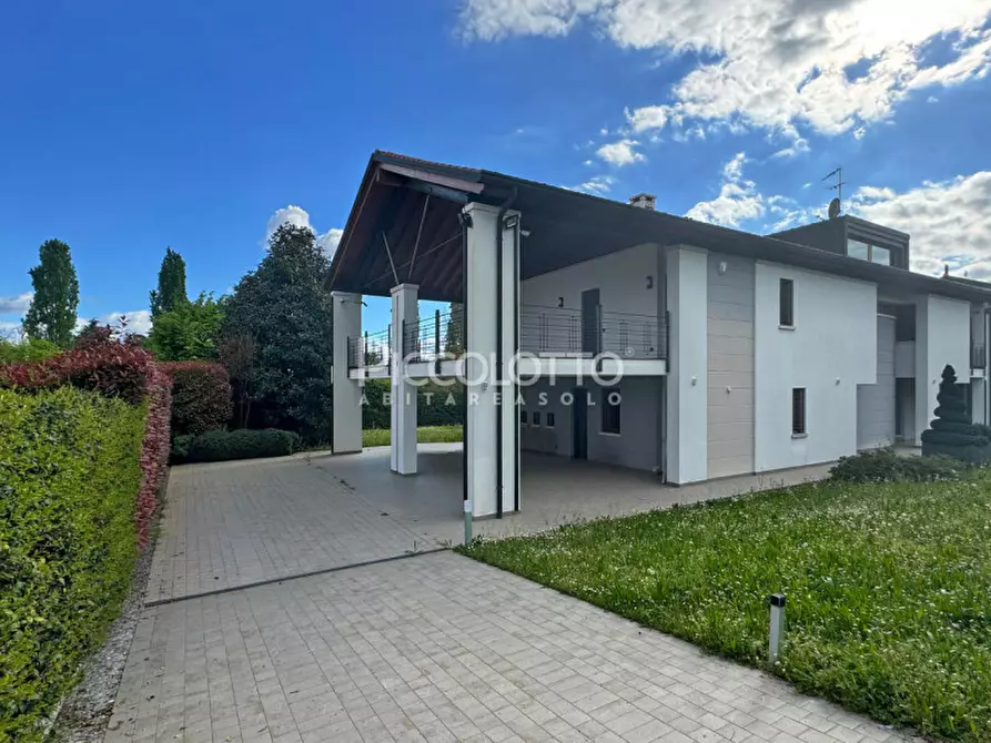 Immagine 7 di Villa in vendita  in via Cima Mandria a Montebelluna