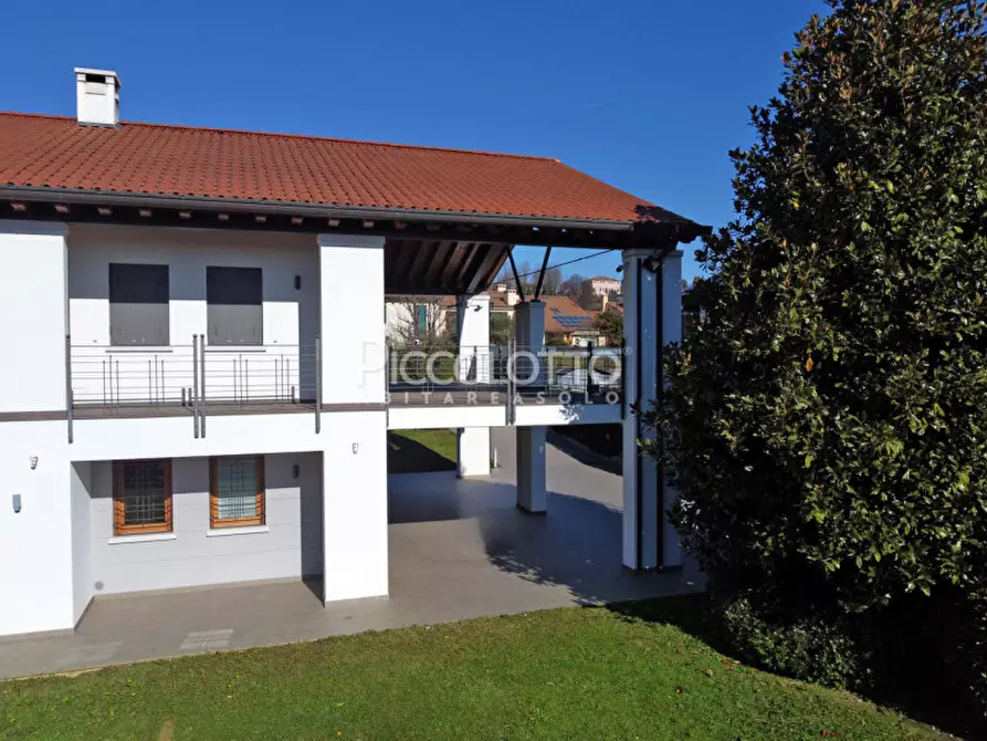 Immagine 9 di Villa in vendita  in via Cima Mandria a Montebelluna