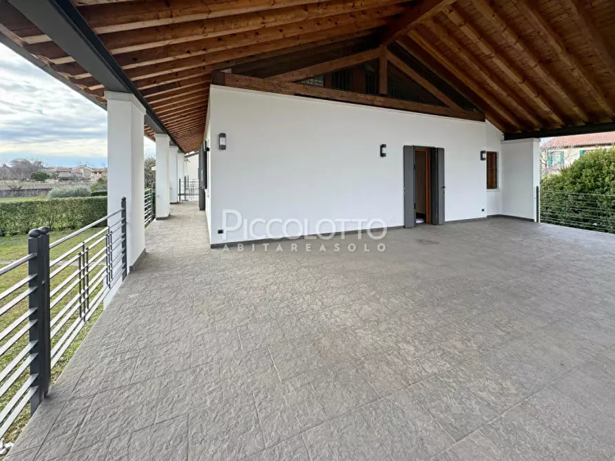 Immagine 17 di Villa in vendita  in via Cima Mandria a Montebelluna