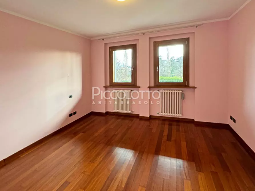 Immagine 18 di Villa in vendita  in via Cima Mandria a Montebelluna
