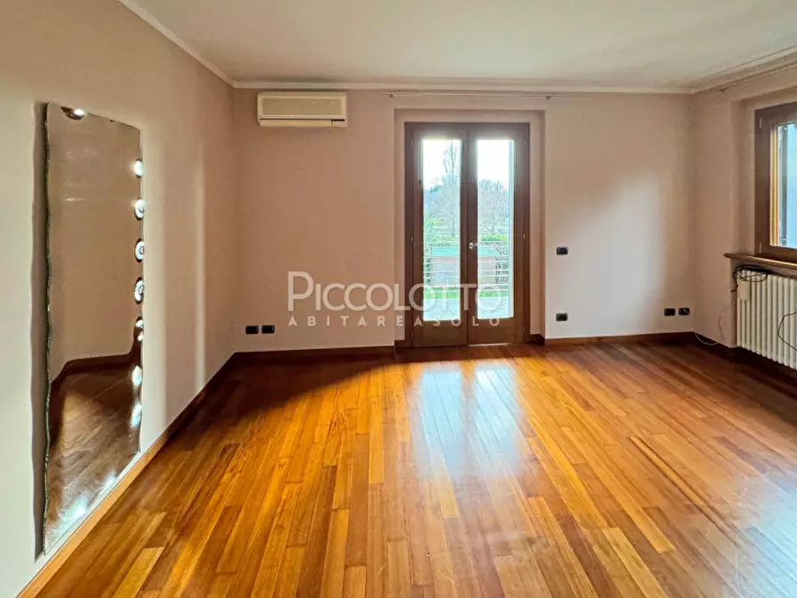 Immagine 21 di Villa in vendita  in via Cima Mandria a Montebelluna