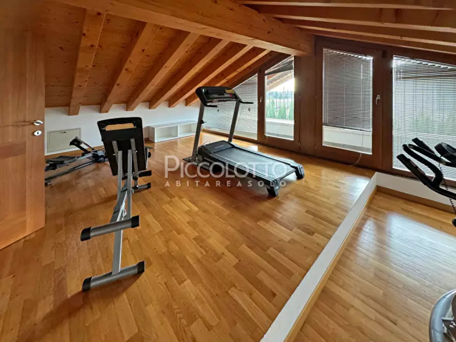 Immagine 26 di Villa in vendita  in via Cima Mandria a Montebelluna