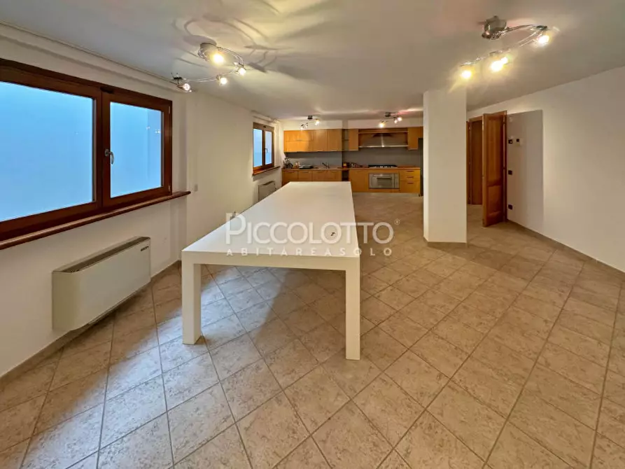 Immagine 27 di Villa in vendita  in via Cima Mandria a Montebelluna