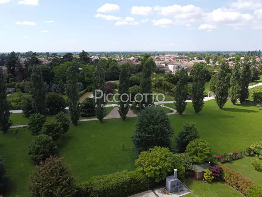 Immagine 35 di Villa in vendita  in via Cima Mandria a Montebelluna