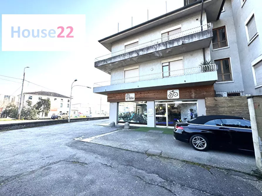 Immagine 4 di Negozio in vendita  in Viale Gian Giorgio Trissino 144 a Vicenza