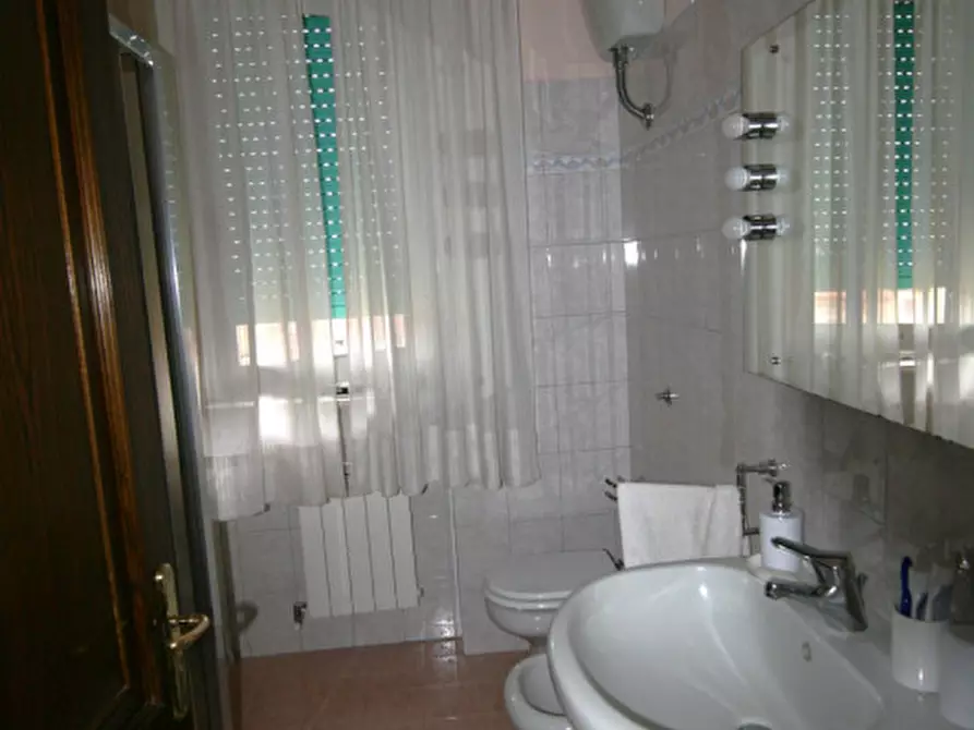 Immagine 10 di Appartamento in vendita  a Sinalunga