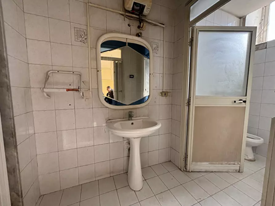 Immagine 5 di Ufficio in vendita  in CORSO VITTORIO EMANUELE III a Torre Del Greco