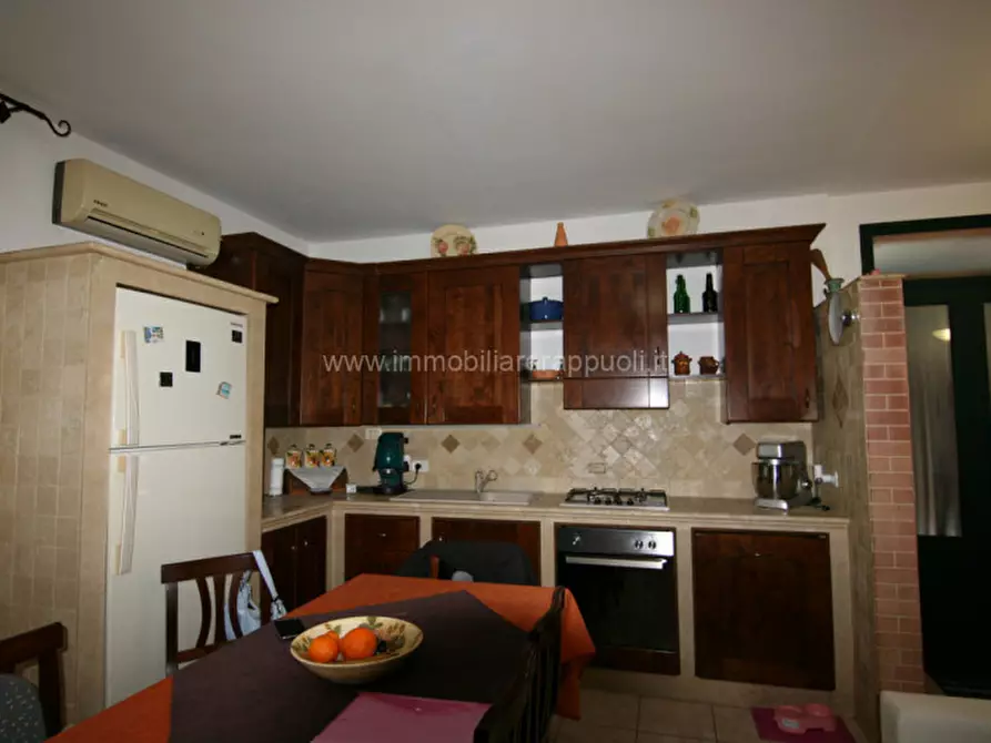 Immagine 1 di Appartamento in vendita  a Sinalunga