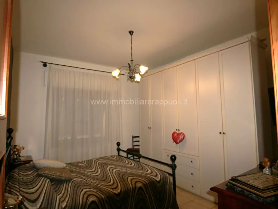 Immagine 8 di Appartamento in vendita  a Sinalunga