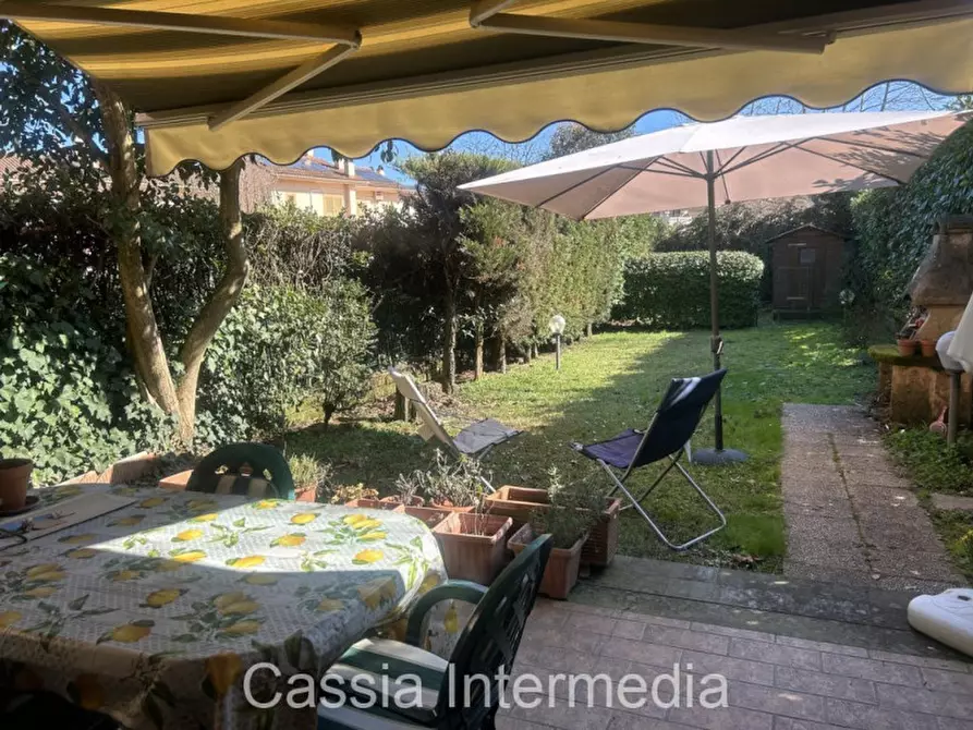 Immagine 3 di Villa in vendita  in Via Giovanni Battista Pergolesi a Nepi