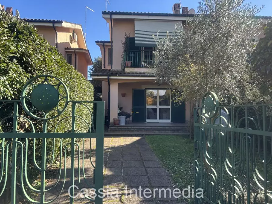 Immagine 6 di Villa in vendita  in Via Giovanni Battista Pergolesi a Nepi