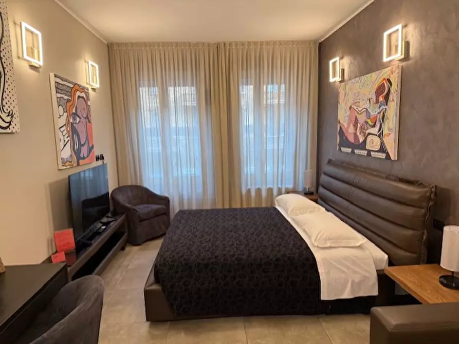 Immagine 1 di Appartamento in vendita  a Milano