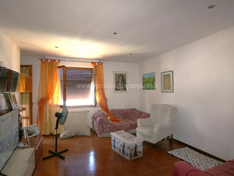 Immagine 2 di Appartamento in vendita  a Sinalunga