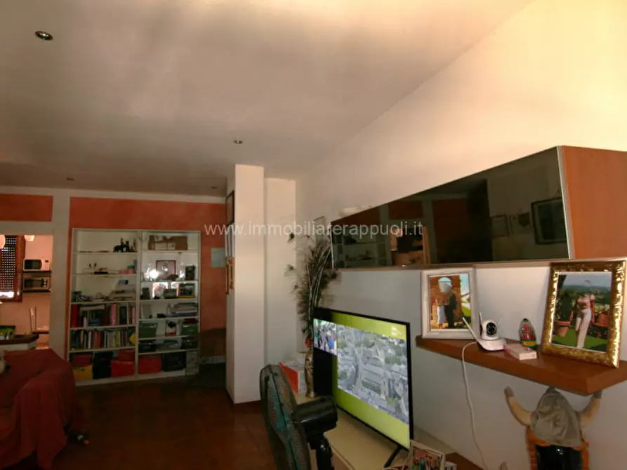 Immagine 3 di Appartamento in vendita  a Sinalunga