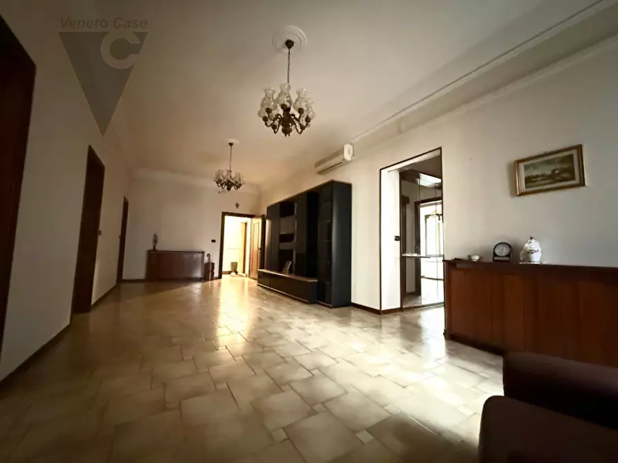 Immagine 4 di Appartamento in vendita  a Chioggia