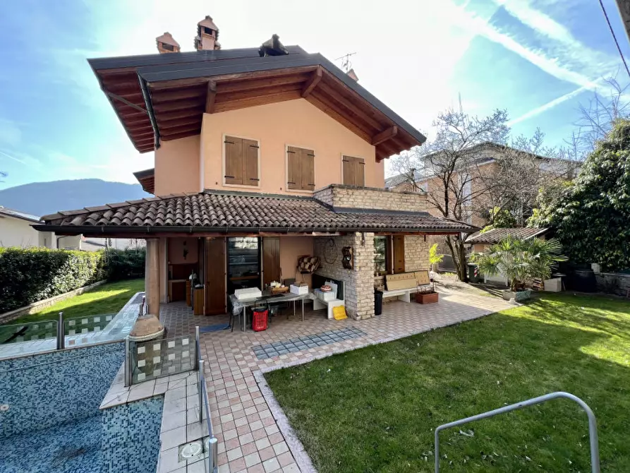Immagine 3 di Villa in vendita  in Via al Capitello a Trento