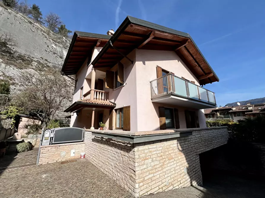 Immagine 5 di Villa in vendita  in Via al Capitello a Trento