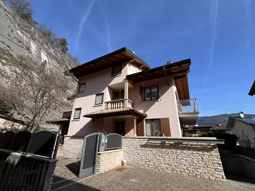 Immagine 8 di Villa in vendita  in Via al Capitello a Trento