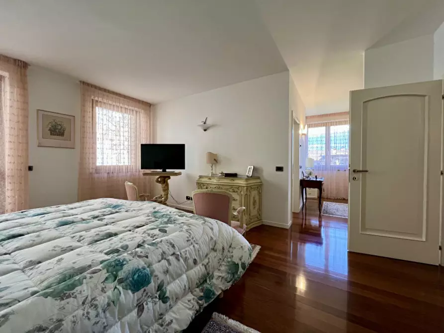 Immagine 39 di Villa in vendita  in Via al Capitello a Trento