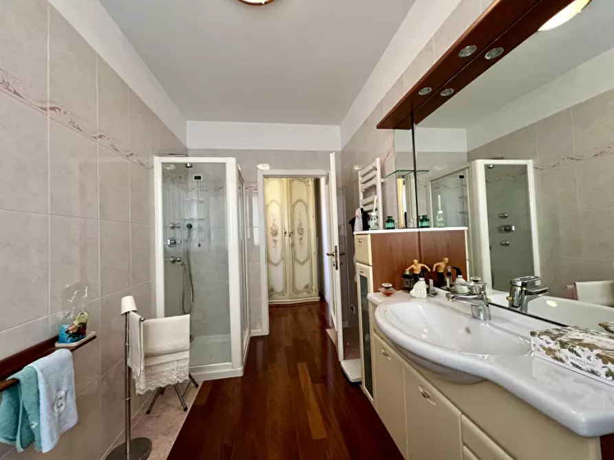 Immagine 42 di Villa in vendita  in Via al Capitello a Trento