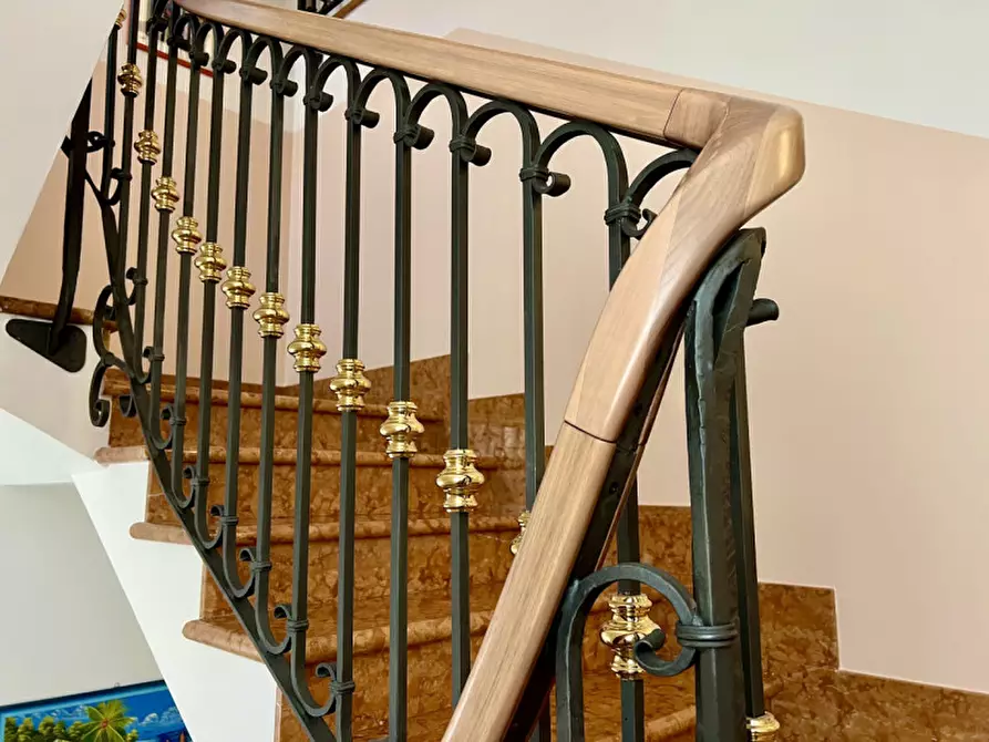 Immagine 54 di Villa in vendita  in Via al Capitello a Trento