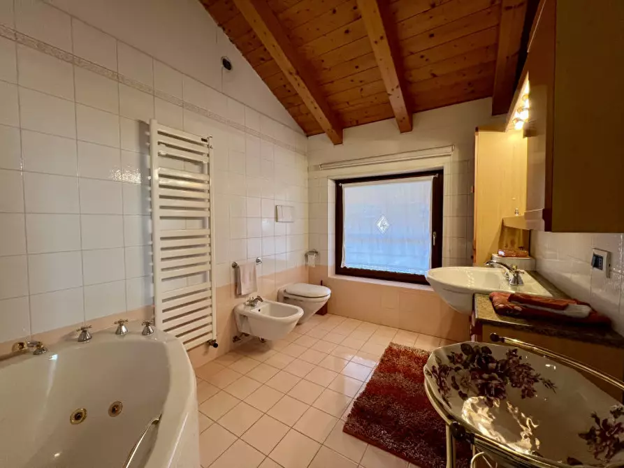 Immagine 61 di Villa in vendita  in Via al Capitello a Trento