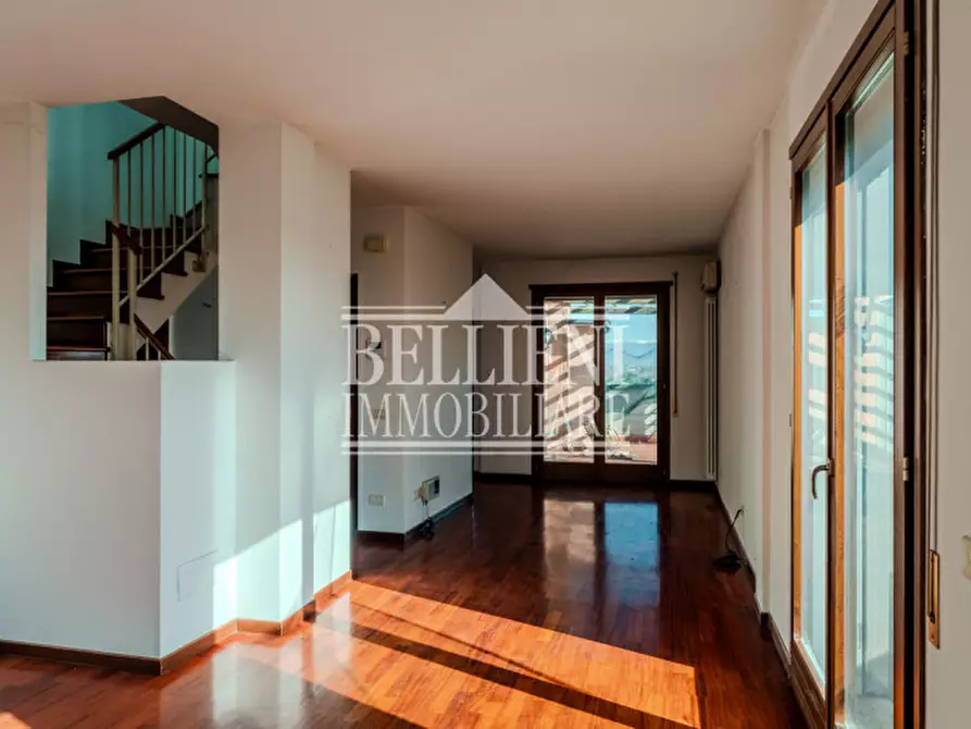 Immagine 1 di Attico in vendita  in Viale Montebello della Battaglia a Vicenza