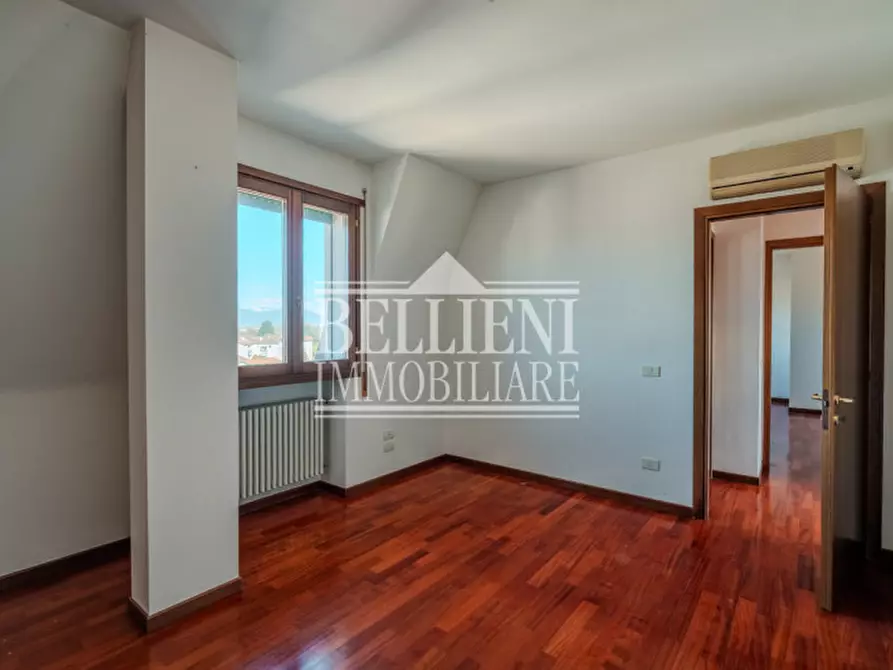 Immagine 9 di Attico in vendita  in Viale Montebello della Battaglia a Vicenza