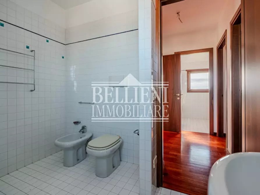 Immagine 11 di Attico in vendita  in Viale Montebello della Battaglia a Vicenza