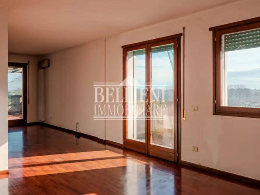 Immagine 13 di Attico in vendita  in Viale Montebello della Battaglia a Vicenza