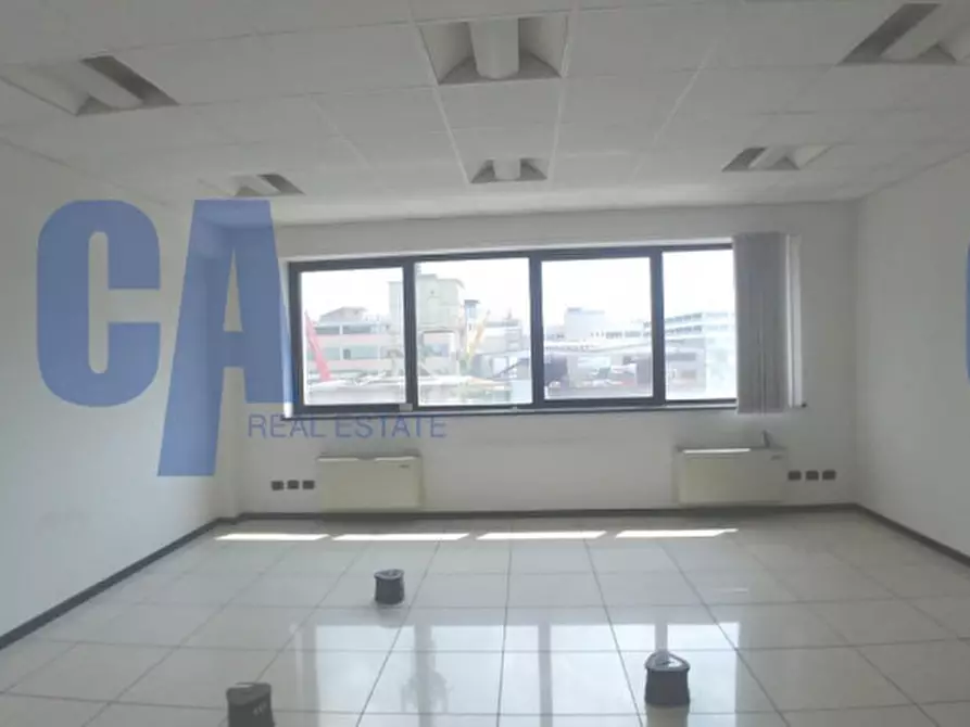 Immagine 4 di Ufficio in affitto  in VIA GROSIO a Milano