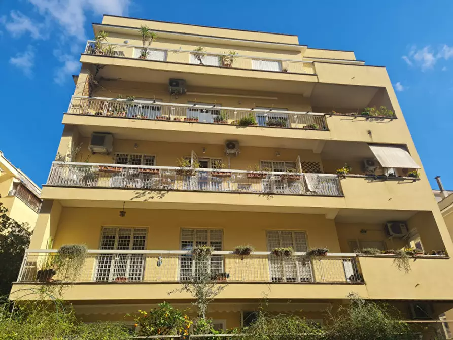 Immagine 2 di Appartamento in vendita  in Via Luigi Gallo a Roma