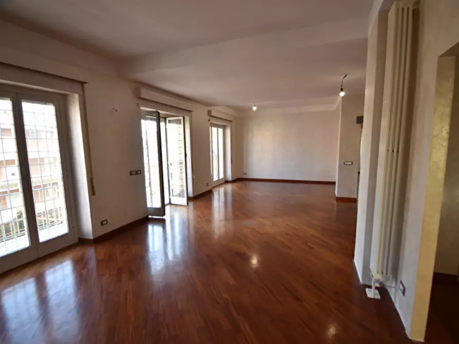 Immagine 3 di Appartamento in vendita  in Via Luigi Gallo a Roma