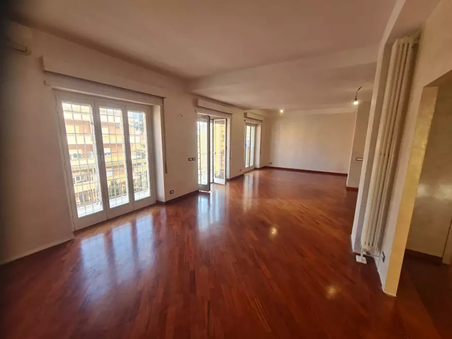 Immagine 3 di Appartamento in vendita  in Via Luigi Gallo a Roma