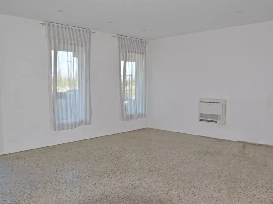 Immagine 2 di Ufficio in affitto  in Via Martini a Nove