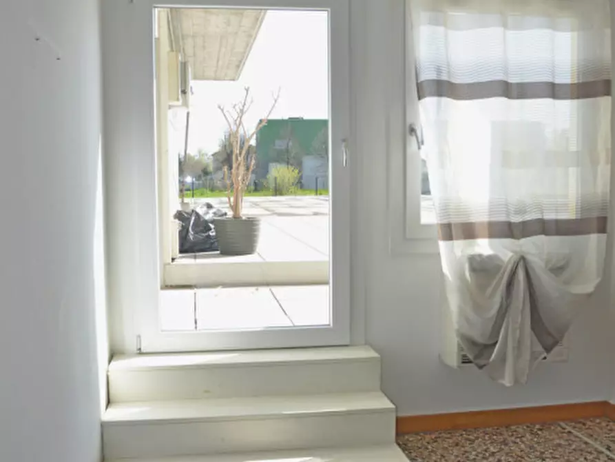 Immagine 5 di Ufficio in affitto  in Via Martini a Nove