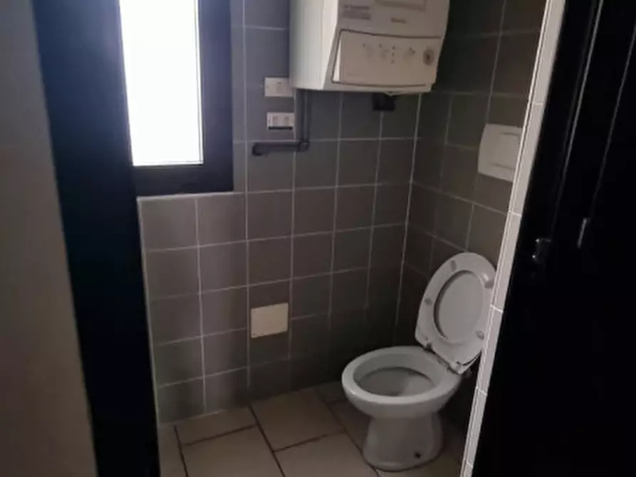 Immagine 6 di Negozio in affitto  a Teolo