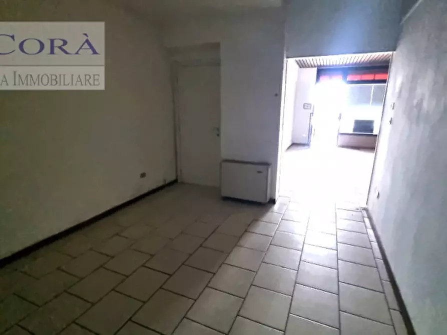 Immagine 7 di Negozio in affitto  a Teolo