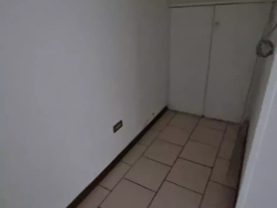Immagine 8 di Negozio in affitto  a Teolo