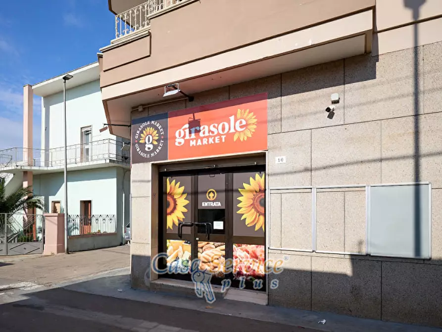 Immagine 2 di Negozio in vendita  in Via Torino a Tuglie